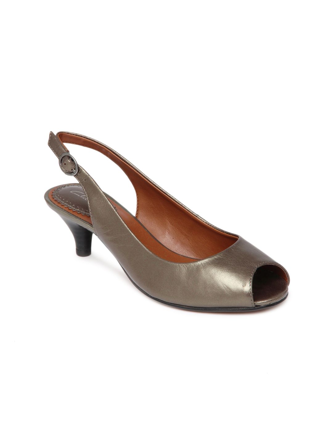 Clarks-Women-Dolphin-Splash-Leather-Silver-Sandals_e55a6fa02cca3f6b6f3fa750619911d4_images